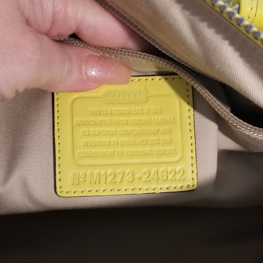 Coach Legacy Haley in Yellow leather - Picture 4 of 14